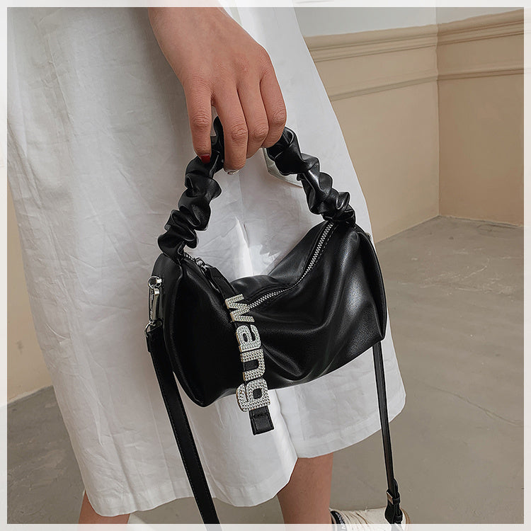 What’s the Best Handbag for Rainy Days?
