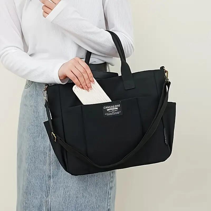 What Handbag Colors Are in Style Right Now?