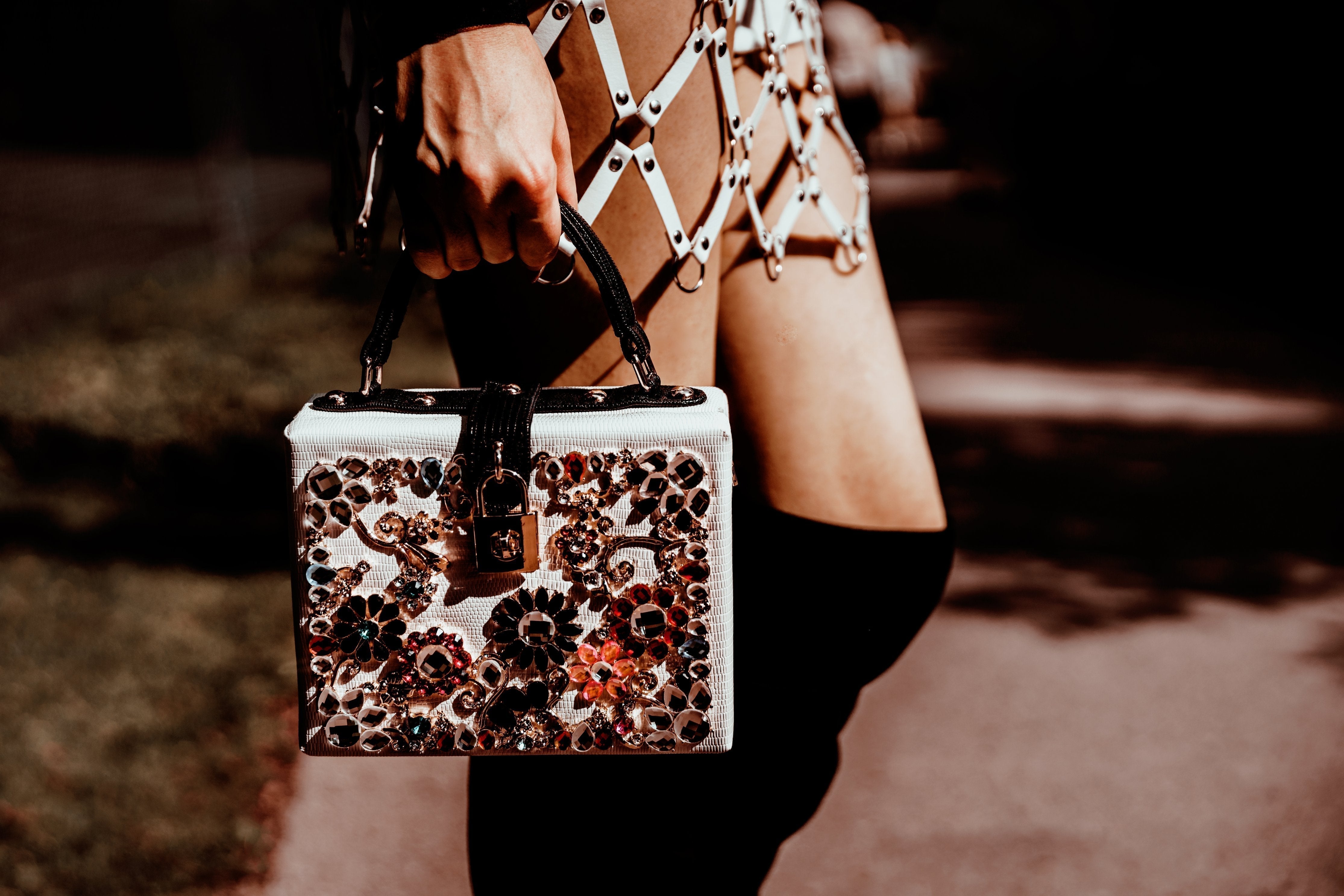 Top 6 Designer Tote Bags for Luxury Fashion Connoisseurs | Anaraa